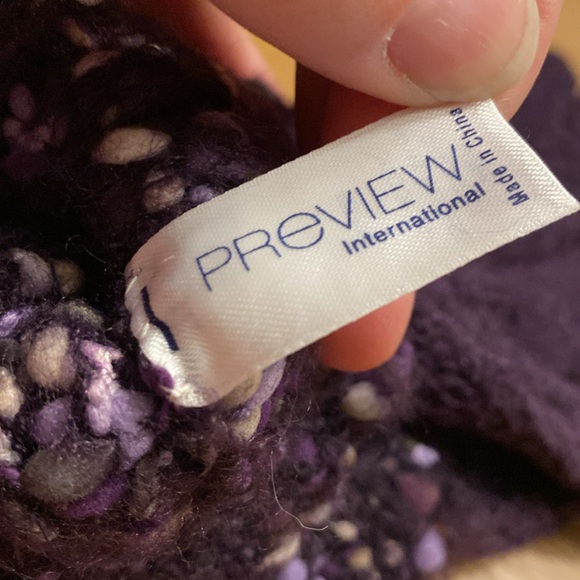 PREVIEW International purple knit gloves. NWT! Soft and stretchy. One size. - Picture 6 of 7